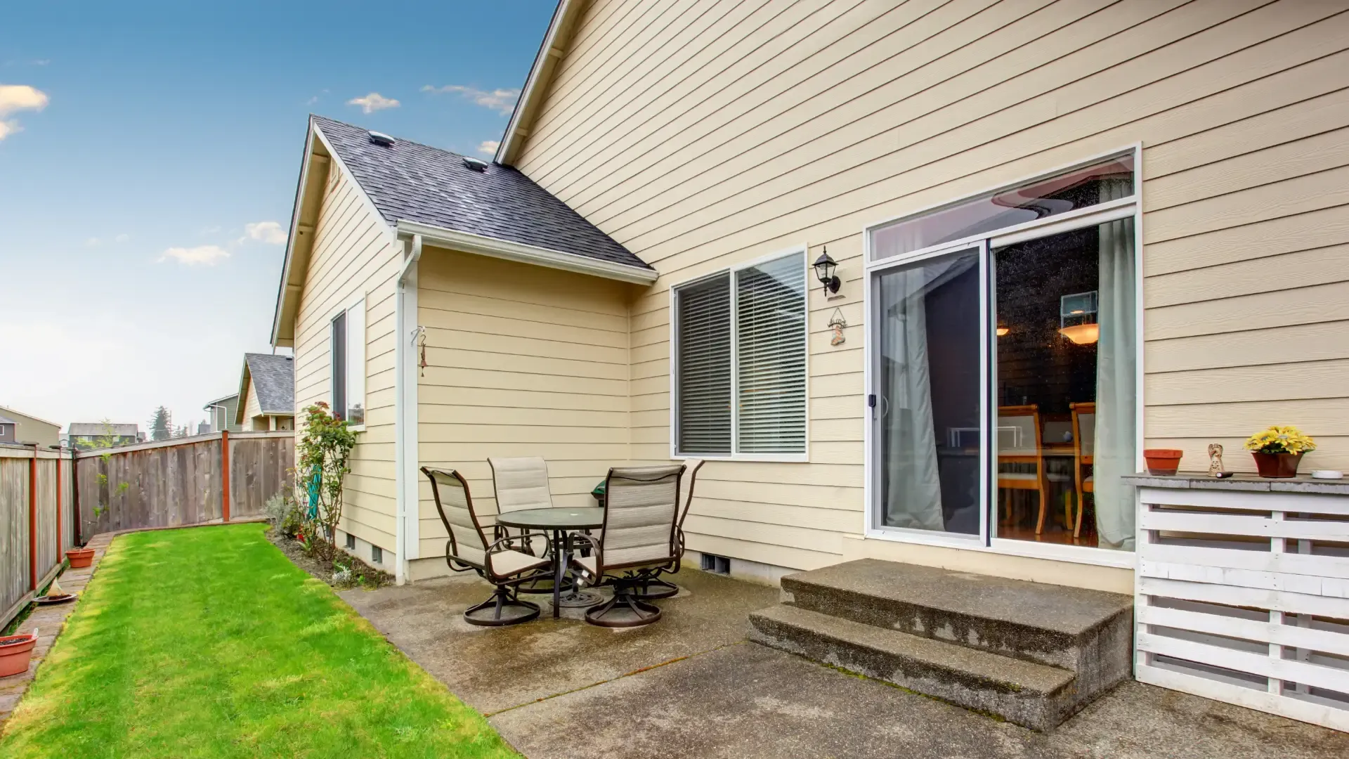 Backyard-Area-With-Patio-Table